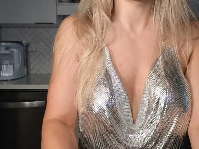 LunaBlondSexy on BongaCams