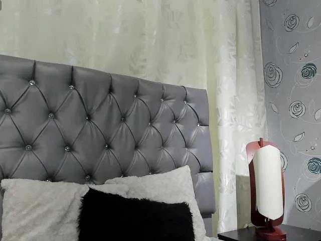 Offline lunaeva23 on BongaCams