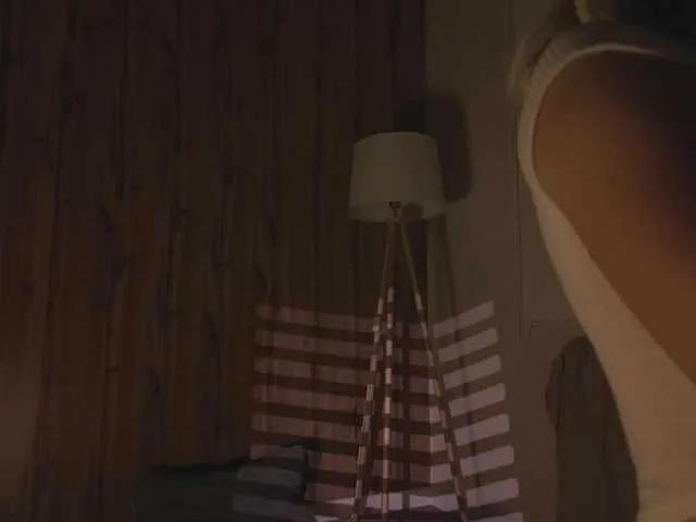 Offline Maddison on BongaCams