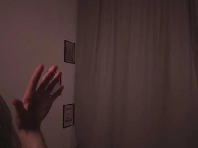 Offline Maddison on BongaCams