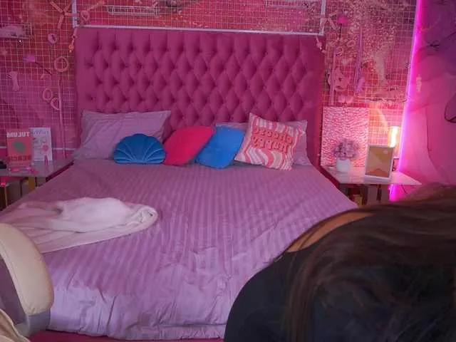 Offline MadissonSoft on BongaCams