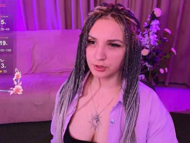 Offline MagicalLouu on BongaCams