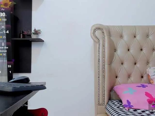 Offline MatureBlonde on BongaCams