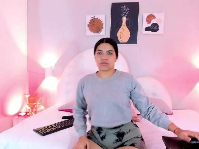 Freechat mhia-paris on BongaCams