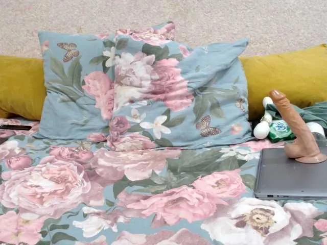 Offline MILAax on BongaCams