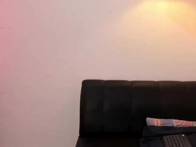 Offline Milfandrea on BongaCams