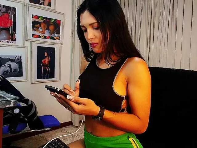 Offline Mommyjeva on BongaCams