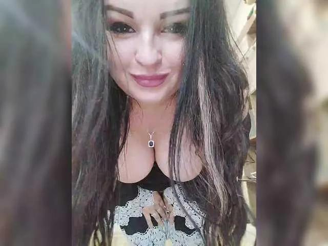 Offline Monica- on BongaCams