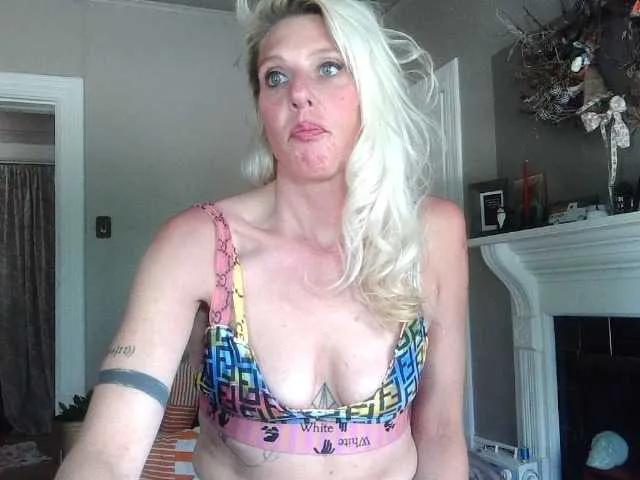 Freechat mylfGlama on BongaCams