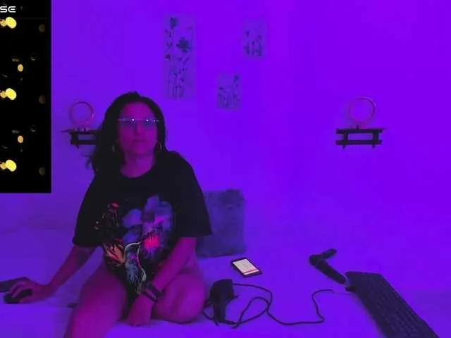 Offline nadiaSamiri on BongaCams