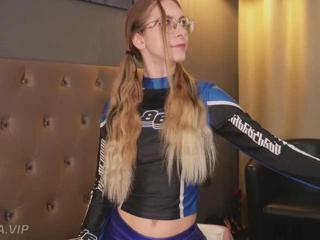 Offline Nikki-Gia on BongaCams