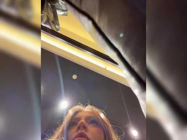 Offline OlivkaVif on BongaCams