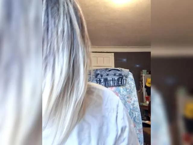 Offline Ozalin on BongaCams