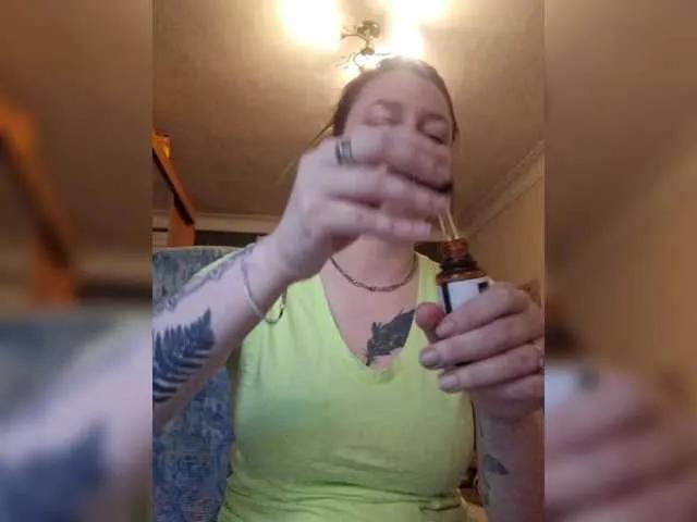 Offline Ozalin on BongaCams