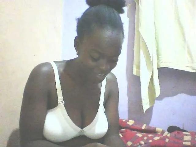 Offline PrettyLove on BongaCams