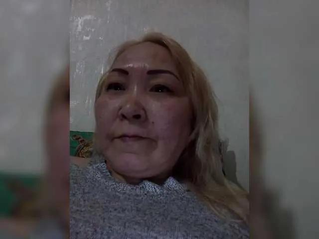 Qweentis on BongaCams 