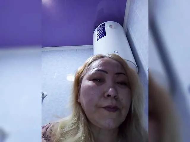 Qweentis on BongaCams 