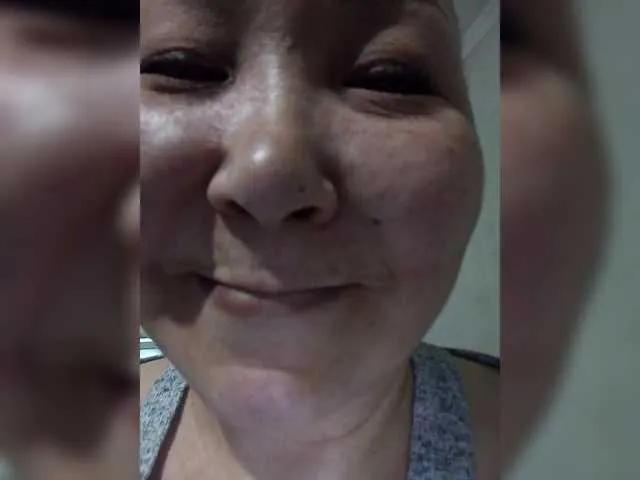 Qweentis on BongaCams 