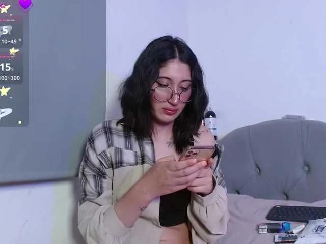 Offline Red-moonn on BongaCams