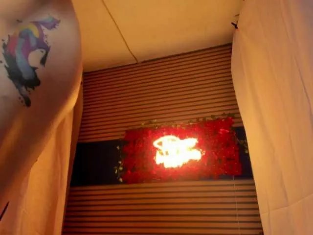 rosse2504 on BongaCams 