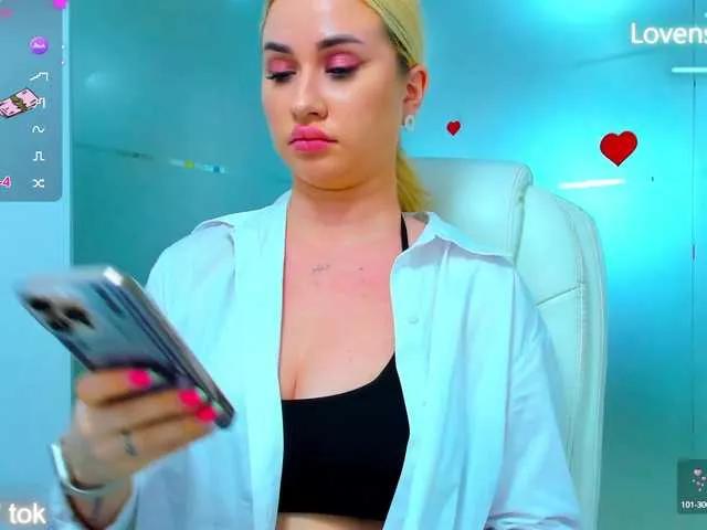 Offline sassyqueen on BongaCams