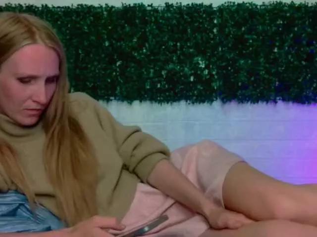 Offline Sccarlets on BongaCams