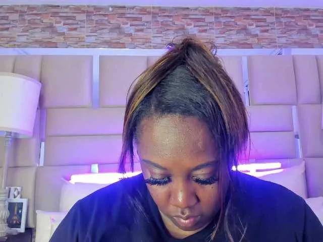 Offline ShaniaBrown on BongaCams