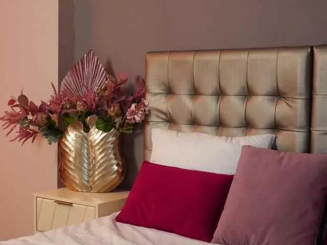 Offline SharonStarr on BongaCams