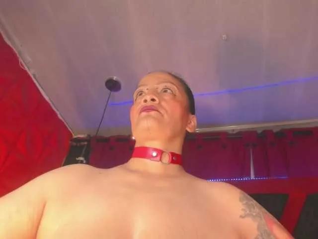 Offline taylorhardcor on BongaCams