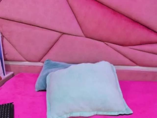 Offline VictoriaRossy on BongaCams