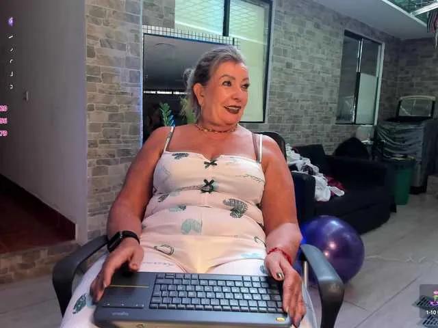 Offline xcarlet1 on BongaCams