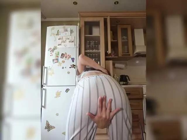 Ymmixxx on BongaCams 