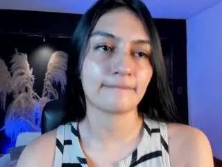 aida-jones on CamSoda 