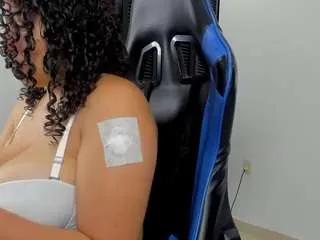 Offline aixa-15 on CamSoda