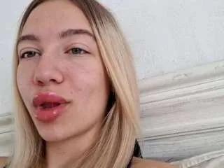 ajawinnike — play my lips [80 tokens remaining]