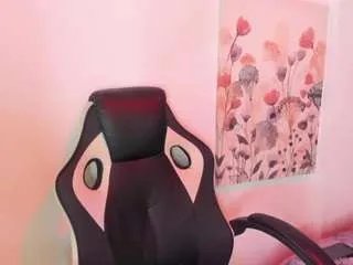 alaia-cute on CamSoda 