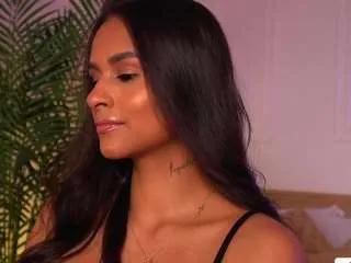 alana-haze on CamSoda 