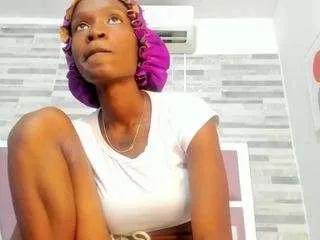 Freechat alana-roos on CamSoda