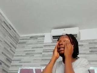 Freechat alana-roos on CamSoda