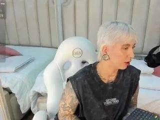 Offline amyhouse on CamSoda