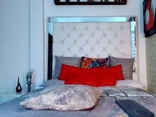 Offline anielli69hot on CamSoda