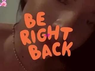 Offline aylinn-18 on CamSoda