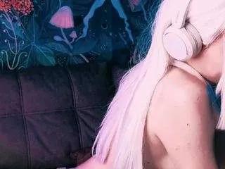 Offline babemostrella on CamSoda