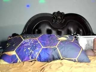 bigbootysarenalove on CamSoda 