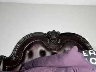 bigbootysarenalove on CamSoda 