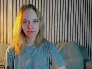 Offline casey-sweeet on CamSoda