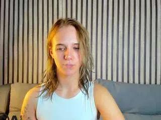 Offline casey-sweeet on CamSoda