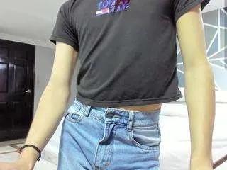 Freechat charolbruce on CamSoda