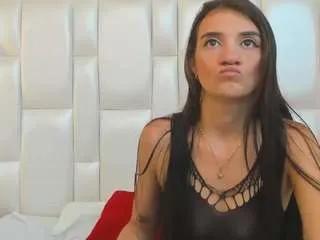 Freechat chelseylewis on CamSoda