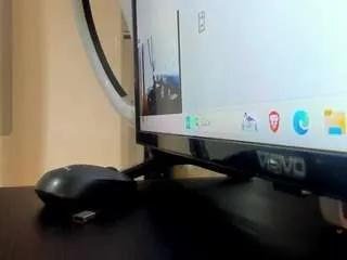 Freechat cocoqueenn on CamSoda